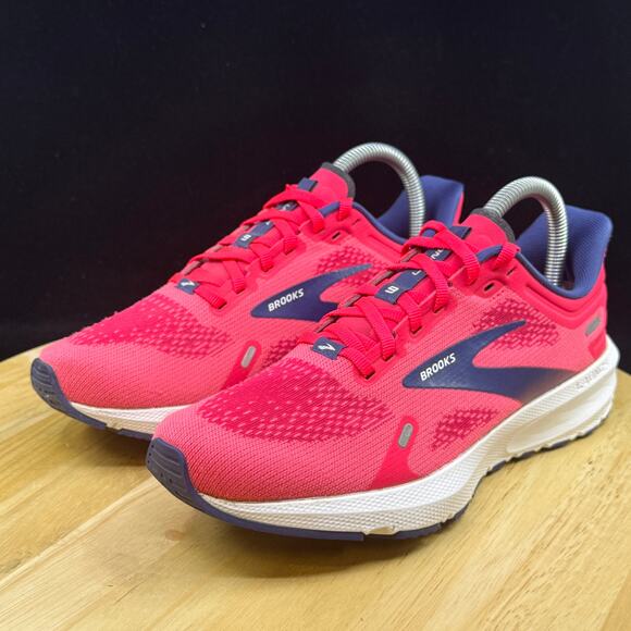 Brooks Launch 9 1203731B604 Women's Shoes Size 7 Pink Navy Low Top Sneaker - Picture 2 of 10